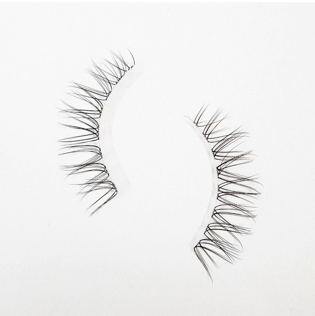 Skye - Clear band lashes