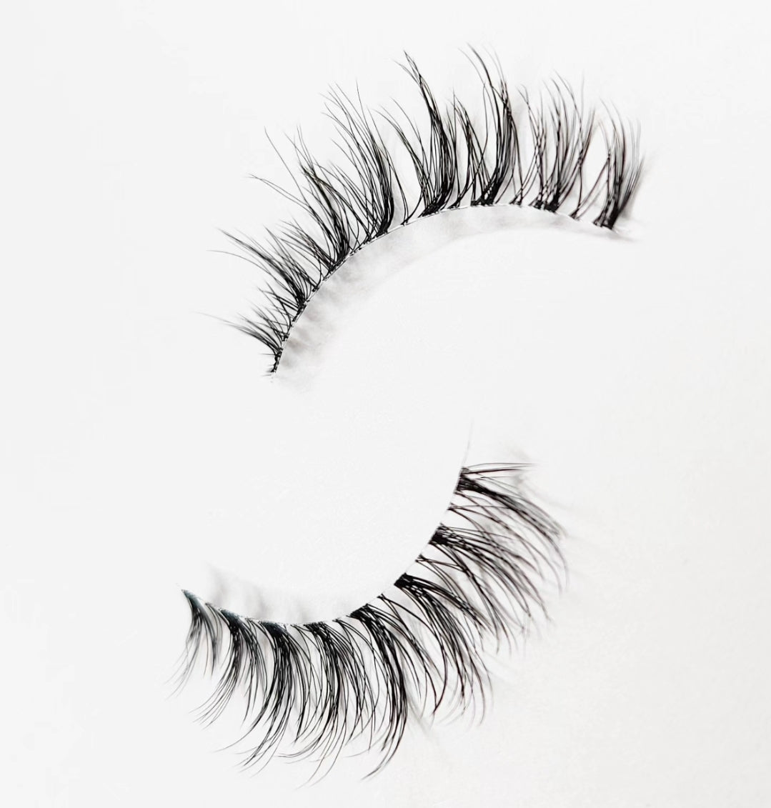 June - Clear band lashes